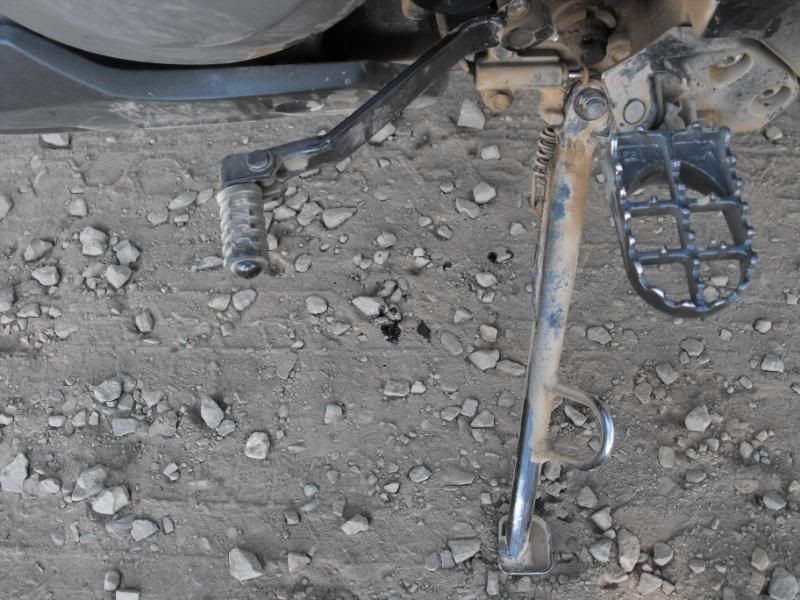 DR650 shift lever pic on my Vee... StromTrooper